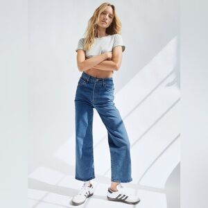 Levi’s Ribcage Straight Ankle Jeans L27